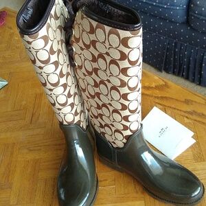 Coach size 8 rain boots, Brown Signature Coach